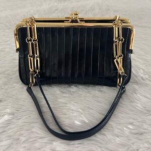 Gorgeous DKNY Navy Leather‎ Kisslock Pleated Bag Handbag